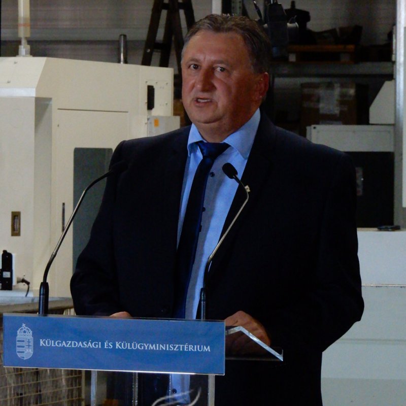 Szijjártó Péter látogatása a Mezei Vill-nél 23